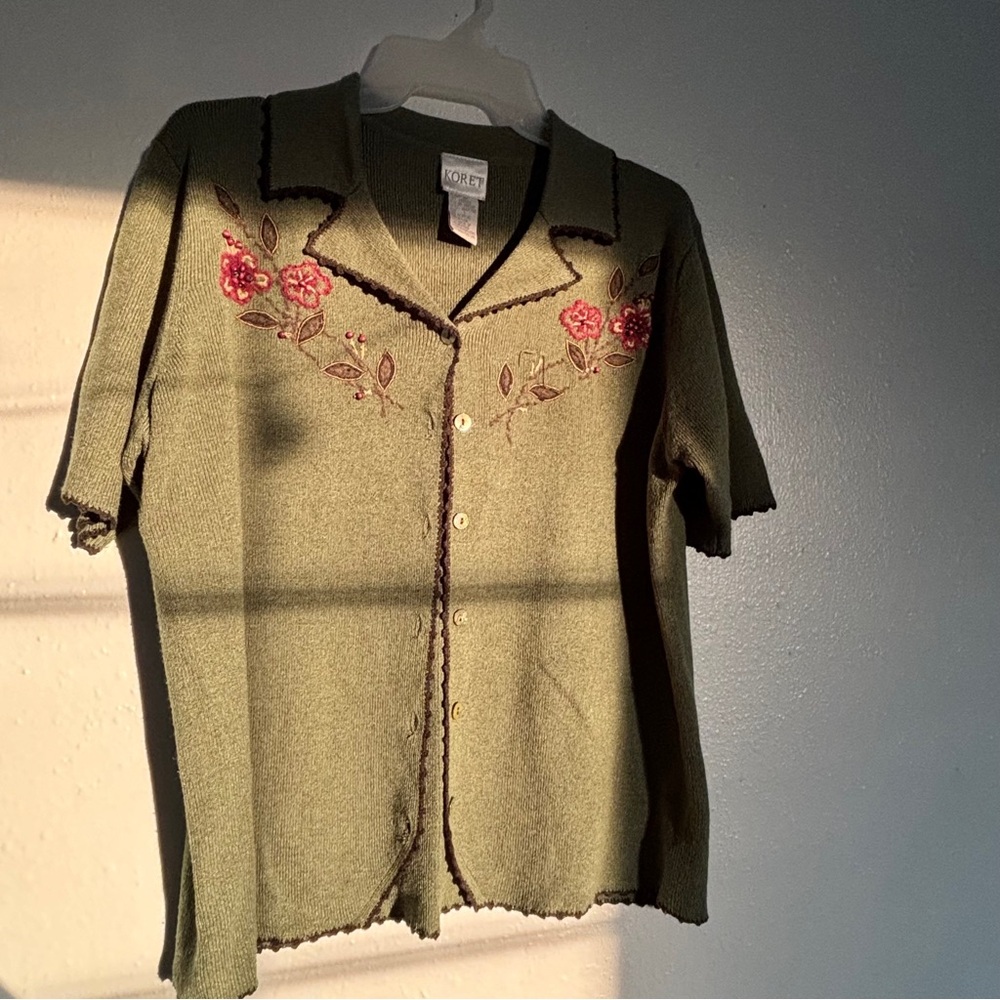 Vintage embroidered knit button up tee shirt